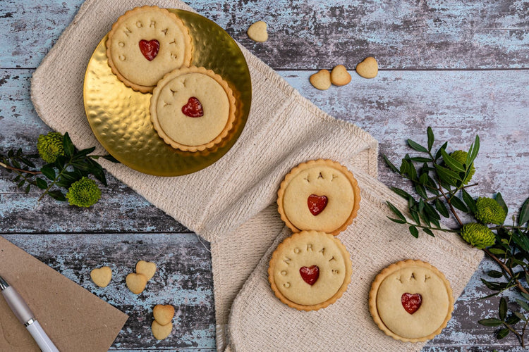 The Art of Gifting is Knowing 🎁 - The Biskery