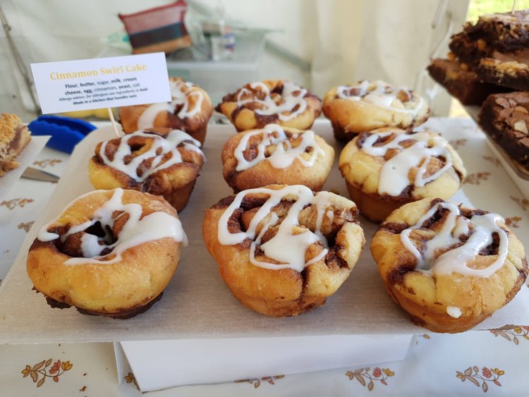These Cinnamon Buns are the Bee's Knees! - The Biskery